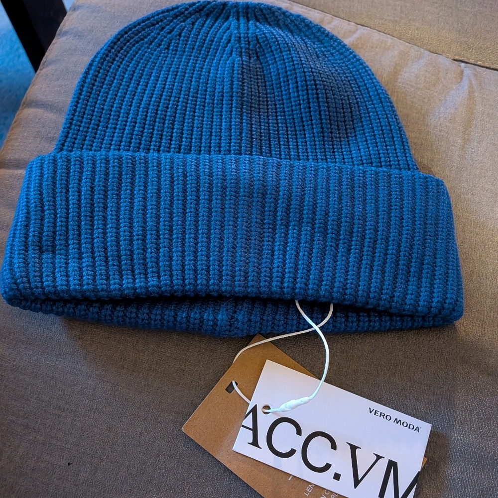 Vero Moda Deep Blue Ribbed Beanie Toque Brand New One Size